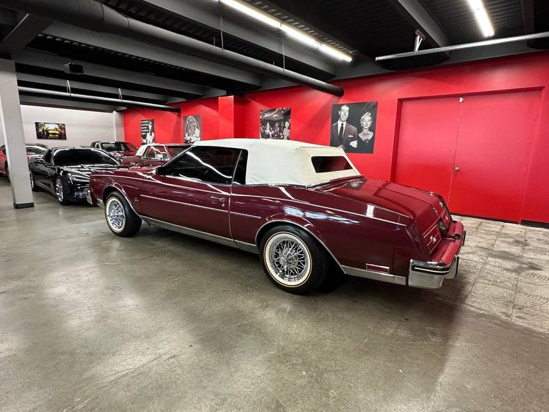Buick-riviera-luxury-1984-9