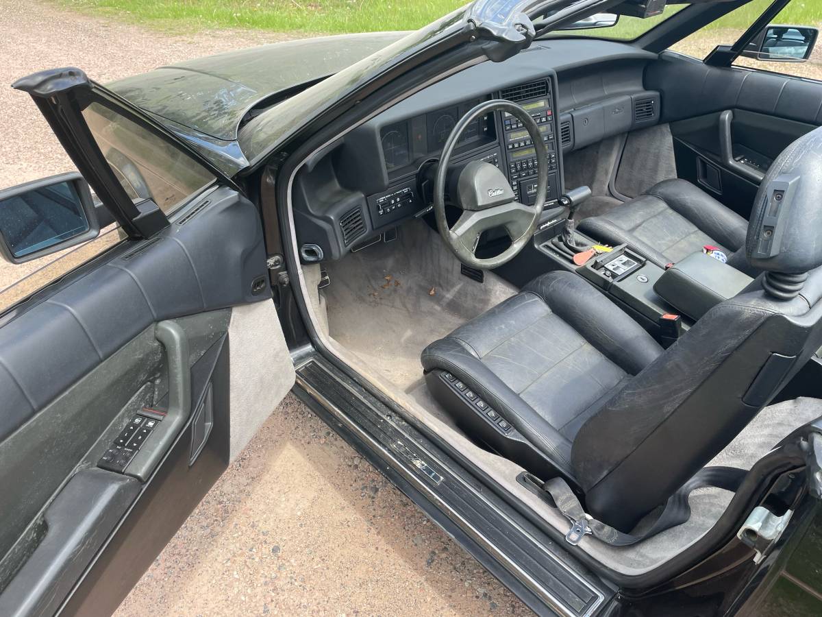 Cadillac-1989-black-10