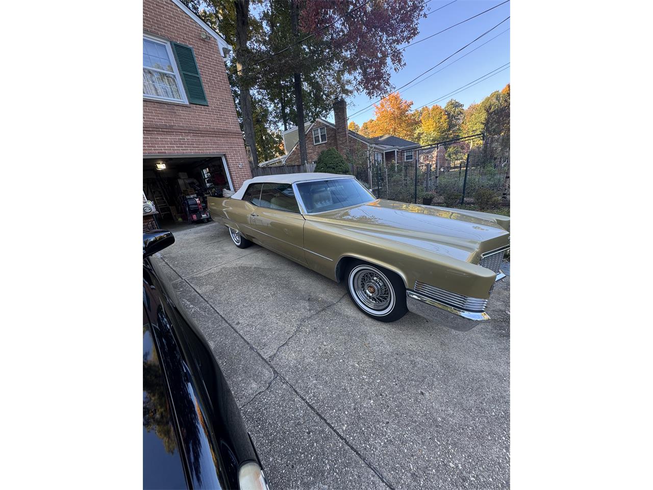 Cadillac-2-dr-convertible-1970-firemist-Gold-2