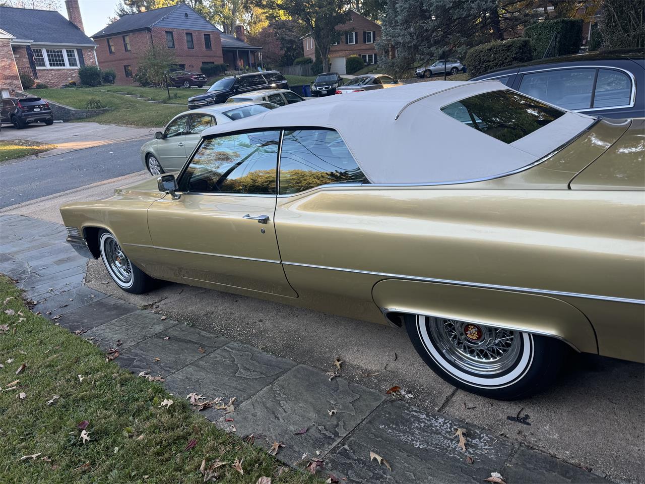 Cadillac-2-dr-convertible-1970-firemist-Gold-4
