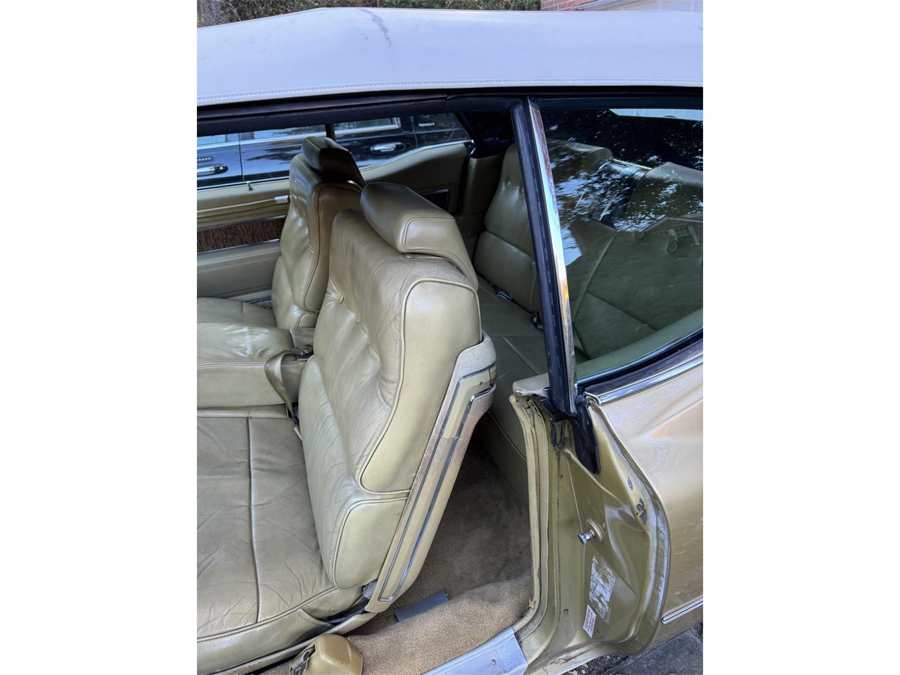 Cadillac-2-dr-convertible-1970-firemist-Gold-5