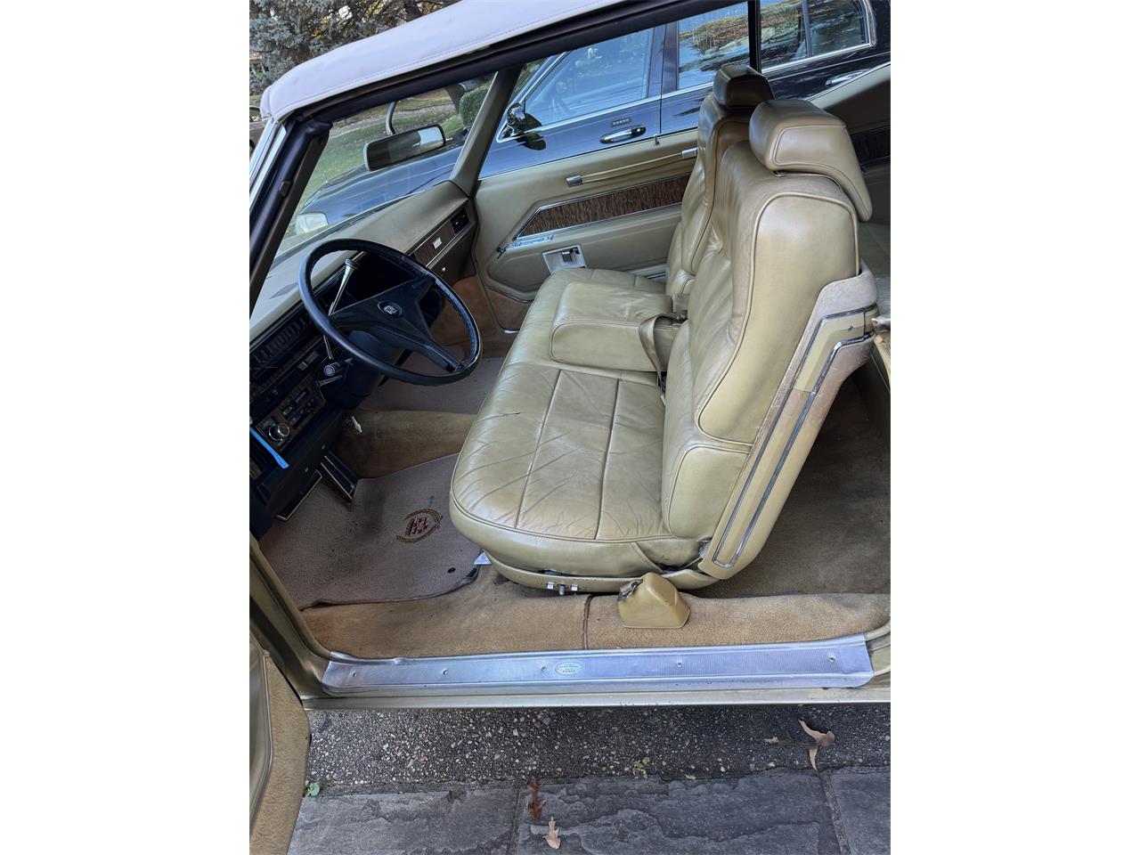 Cadillac-2-dr-convertible-1970-firemist-Gold-6