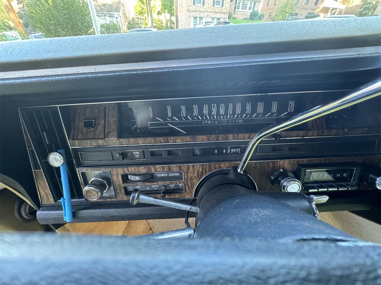 Cadillac-2-dr-convertible-1970-firemist-Gold-7