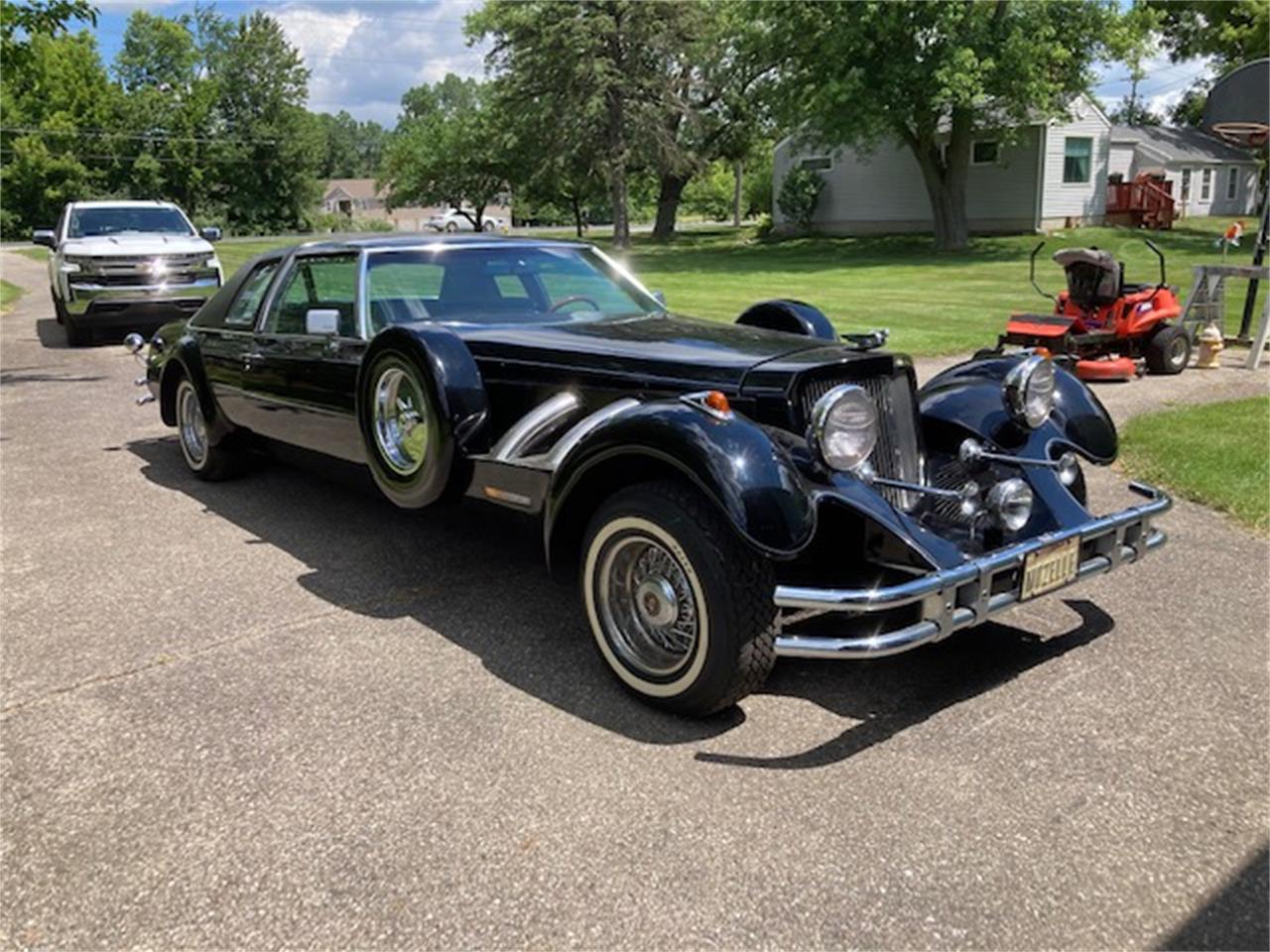 Cadillac-2-dr-coupe-1974-Black-Gray-5