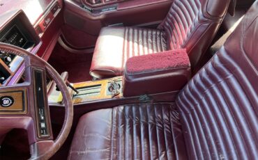 Cadillac-2-dr-coupe-1989-Maroon-Maroon-1