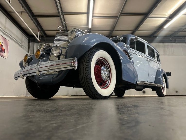Cadillac-355-c-1935-Light-BlueWhite-Dark-Blue-2