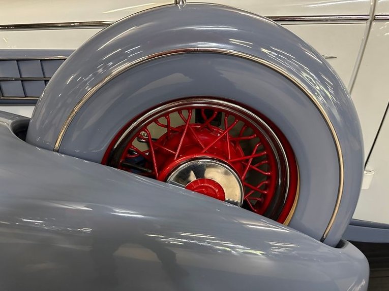 Cadillac-355-c-1935-Light-BlueWhite-Dark-Blue-6