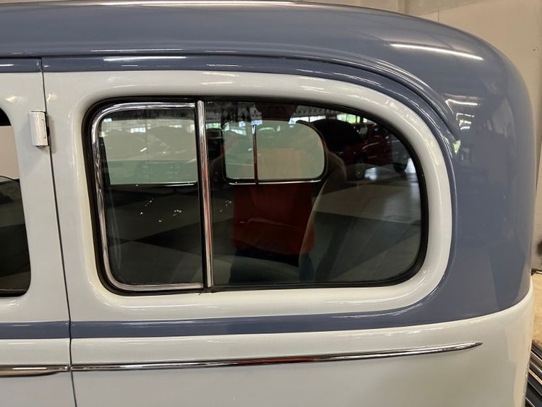 Cadillac-355-c-1935-Light-BlueWhite-Dark-Blue-8