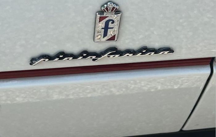 Cadillac-Allante-1991-White-Burgundy-14