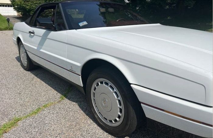 Cadillac-Allante-1991-White-Burgundy-15