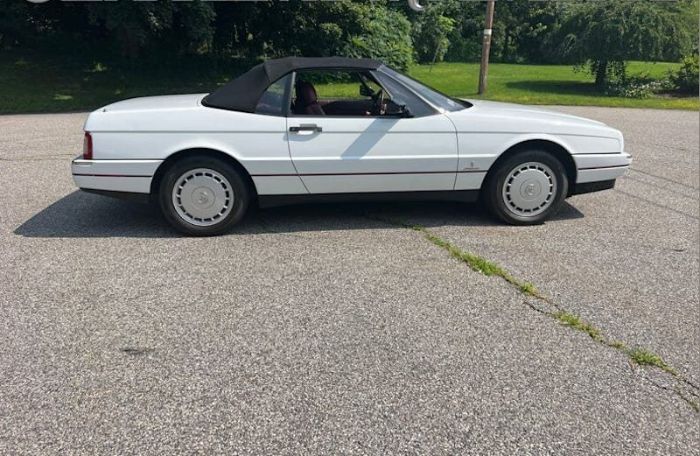 Cadillac-Allante-1991-White-Burgundy-17