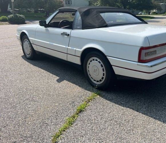 Cadillac-Allante-1991-White-Burgundy-19