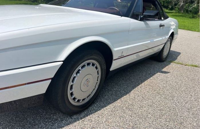 Cadillac-Allante-1991-White-Burgundy-9