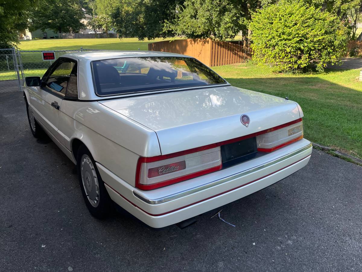 Cadillac-Allante-1992-1