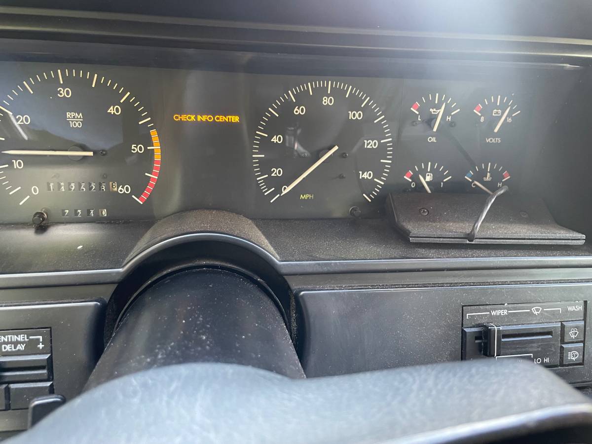 Cadillac-Allante-1992-13