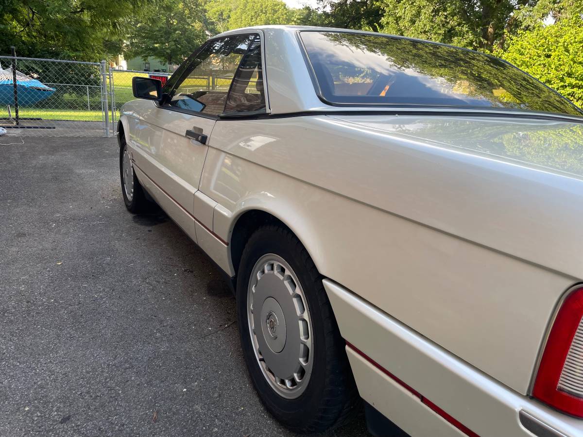 Cadillac-Allante-1992-3