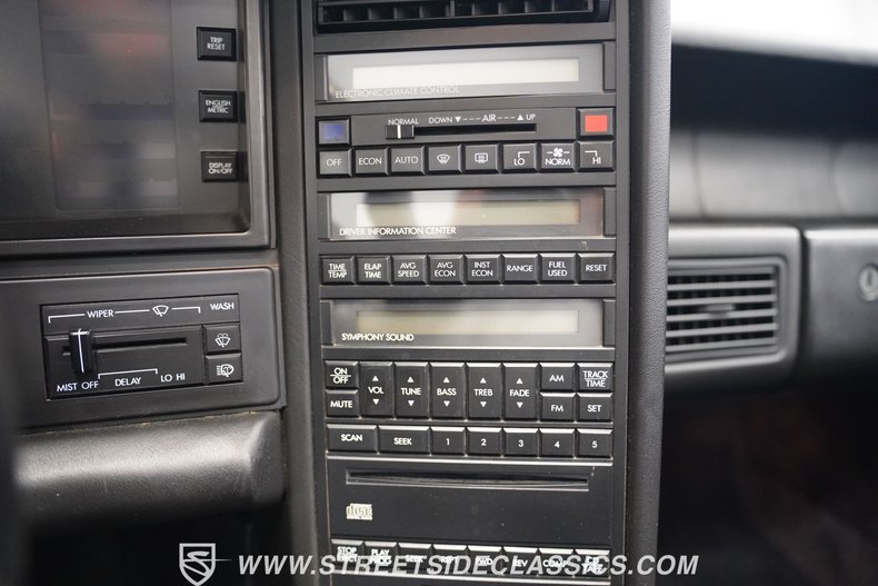 Cadillac-Allante-1992-Opaque-White-Charcoal-14