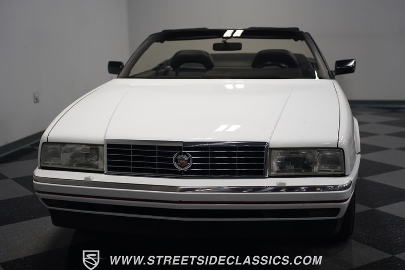 Cadillac-Allante-1992-Opaque-White-Charcoal-32