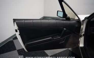 Cadillac-Allante-1992-Opaque-White-Charcoal-46
