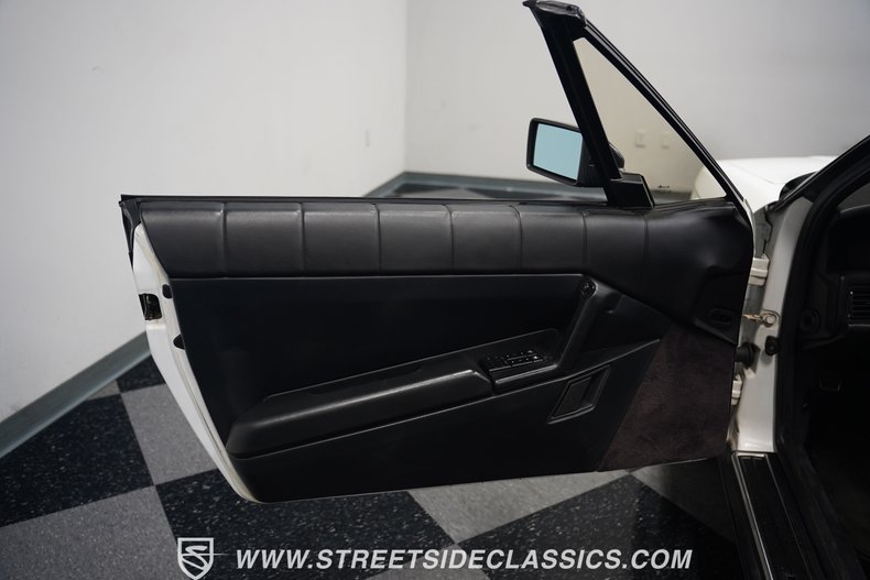 Cadillac-Allante-1992-Opaque-White-Charcoal-46