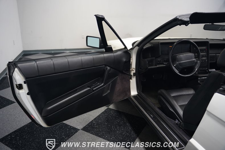 Cadillac-Allante-1992-Opaque-White-Charcoal-49