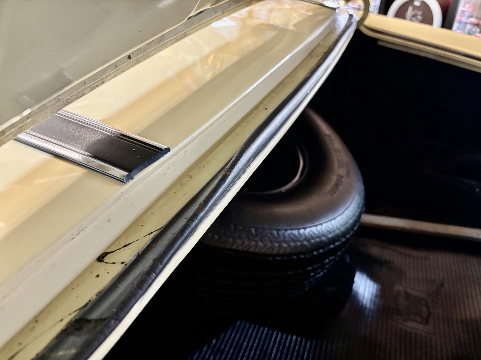 Cadillac-Biarritz-1978-15
