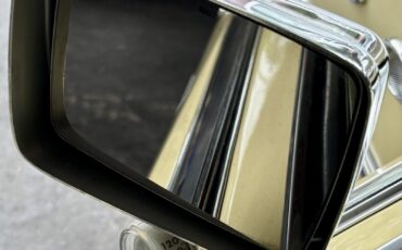 Cadillac-Biarritz-1978-17