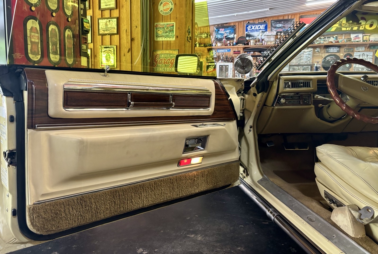 Cadillac-Biarritz-1978-22