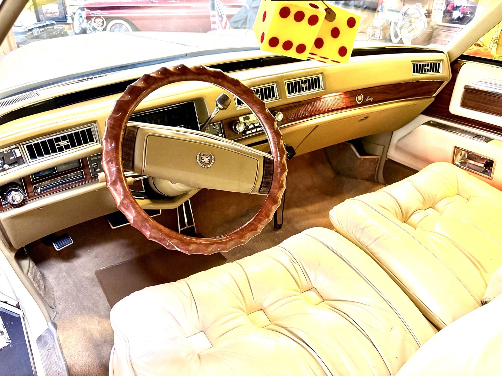 Cadillac-Biarritz-1978-24