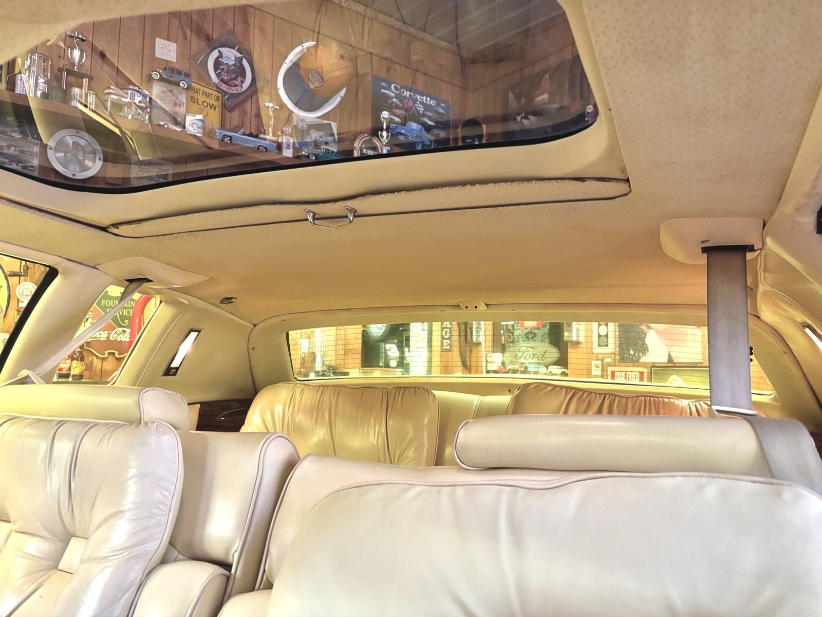 Cadillac-Biarritz-1978-25