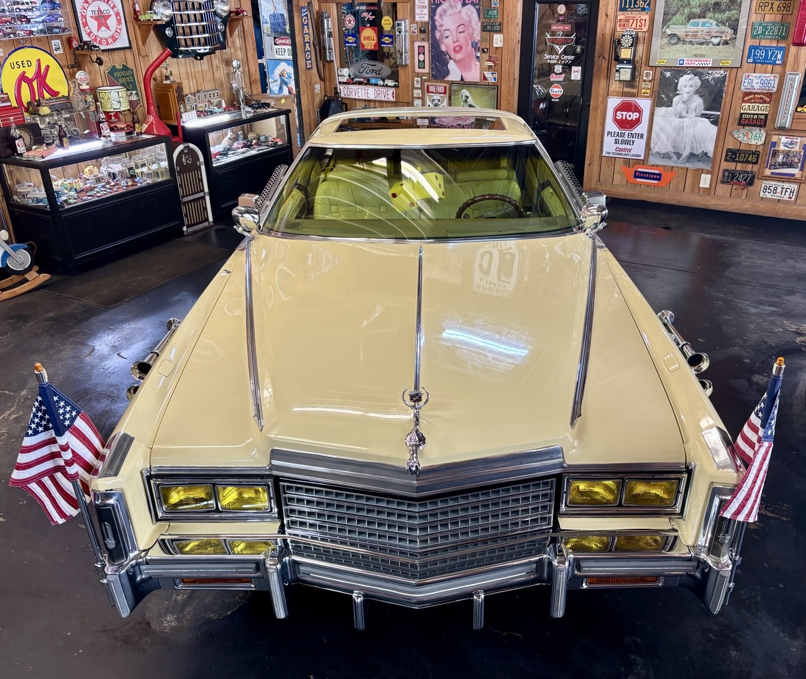 Cadillac-Biarritz-1978-3