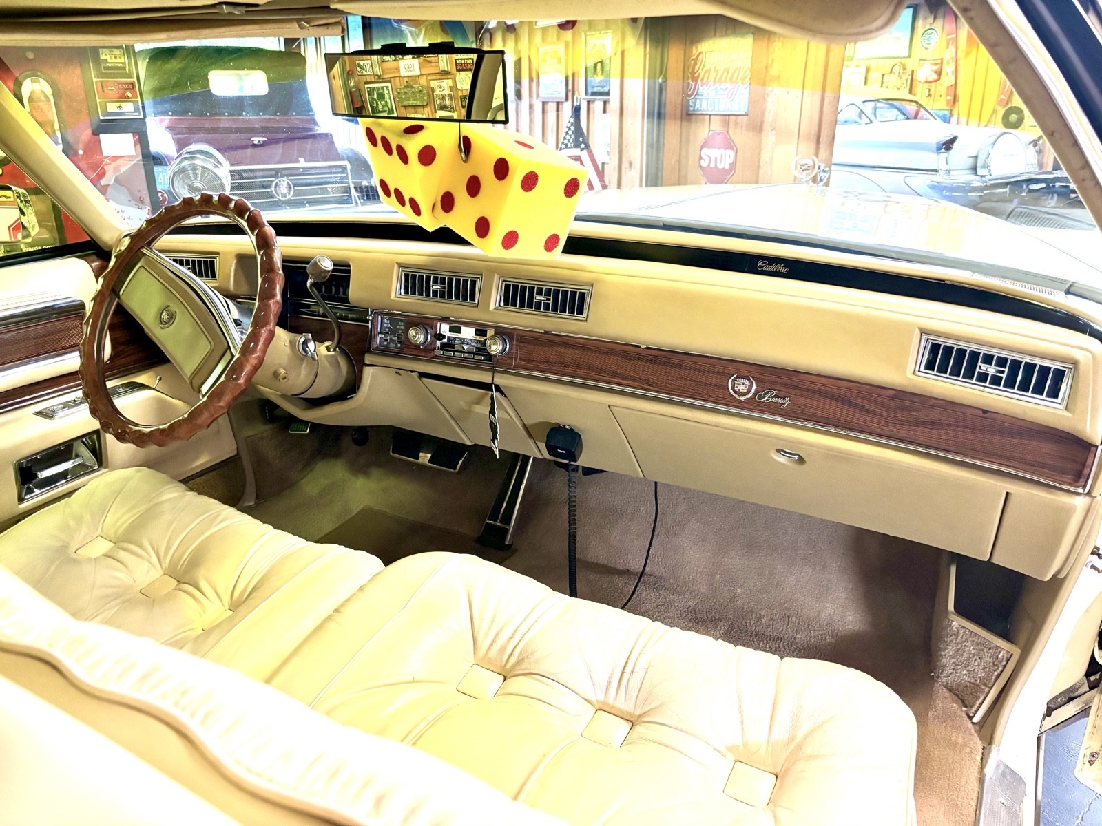 Cadillac-Biarritz-1978-30