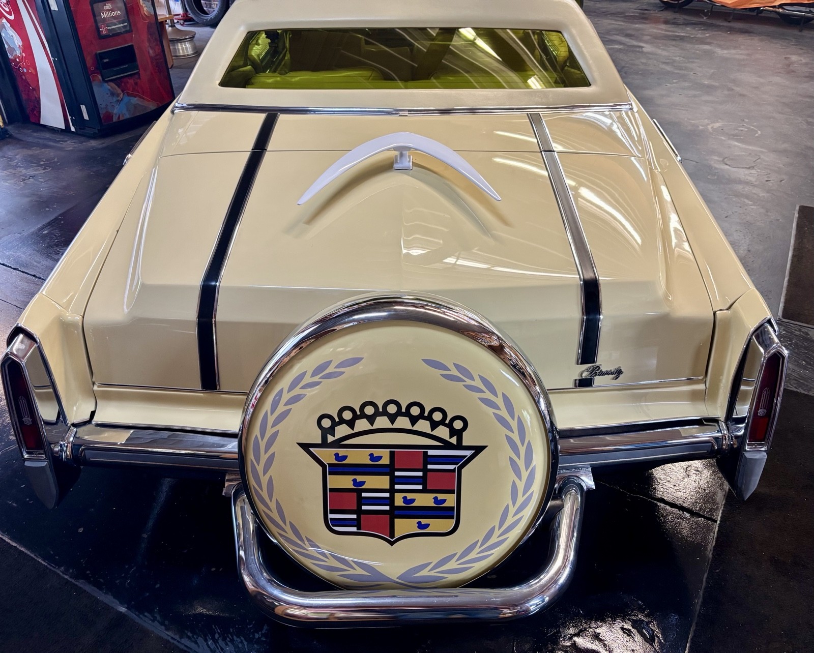 Cadillac-Biarritz-1978-7