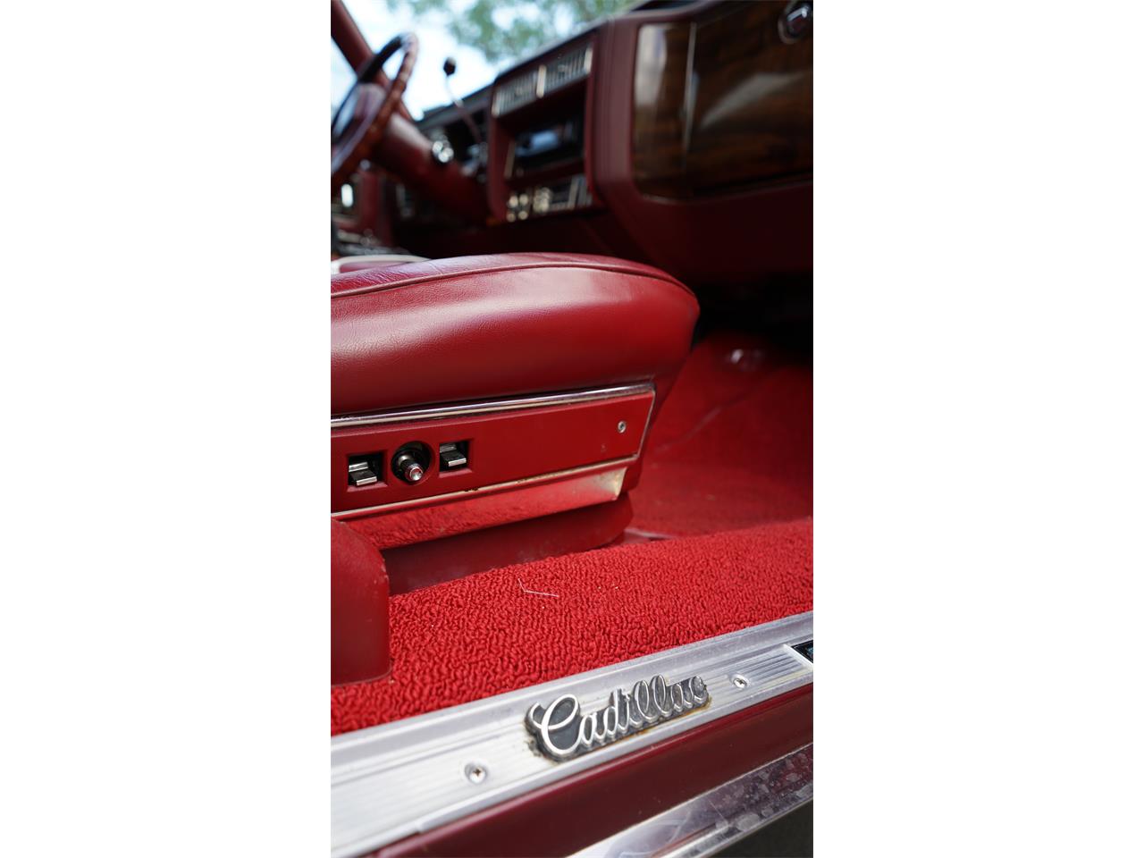 Cadillac-Brougham-1988-Apple-Red-Red-5