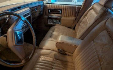 Cadillac-Brougham-1988-Sedan-10