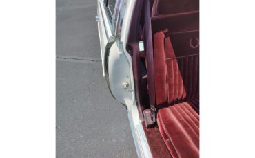Cadillac-Brougham-1988-White-Maroon-10