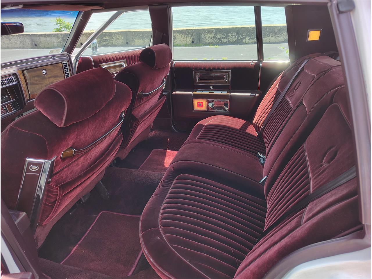 Cadillac-Brougham-1988-White-Maroon-12
