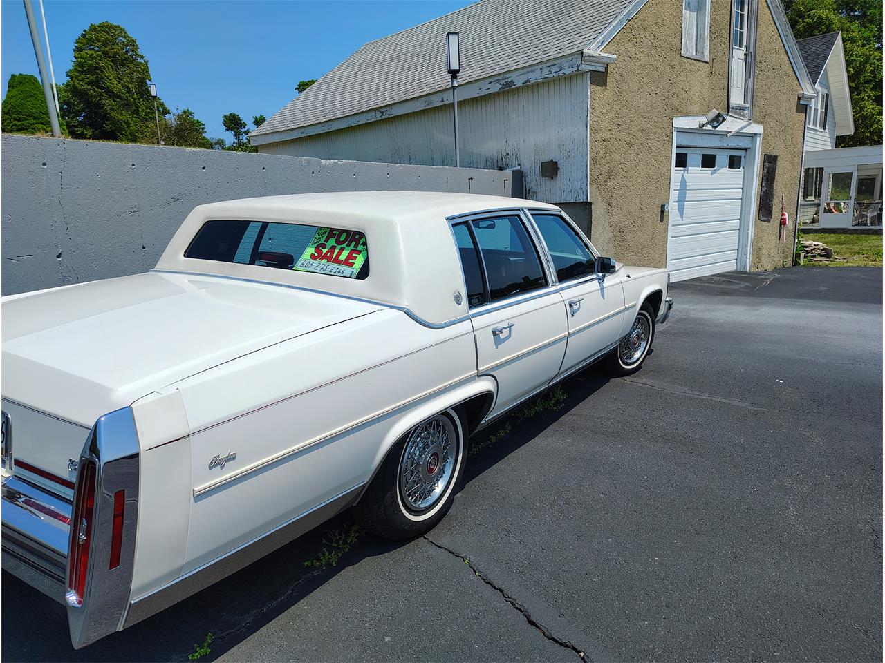 Cadillac-Brougham-1988-White-Maroon-19