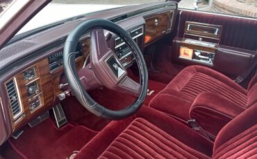 Cadillac-Brougham-1988-White-Maroon-2