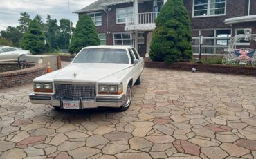 Cadillac-Brougham-1988-White-Maroon