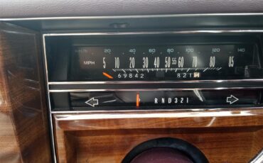 Cadillac-Brougham-1988-White-Maroon-6