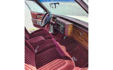 Cadillac-Brougham-1988-White-Maroon-9