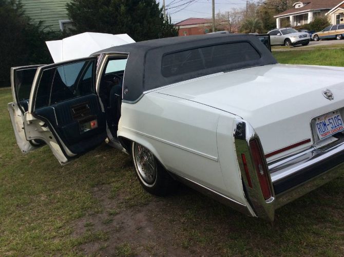 Cadillac-Brougham-1989-1
