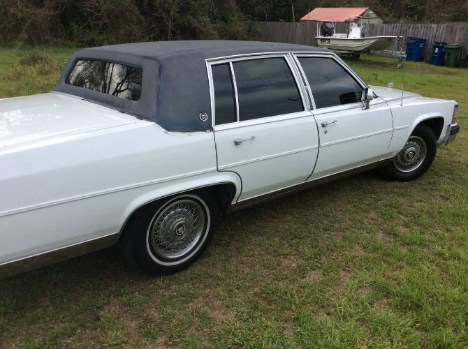 Cadillac-Brougham-1989-11