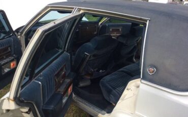 Cadillac-Brougham-1989-14