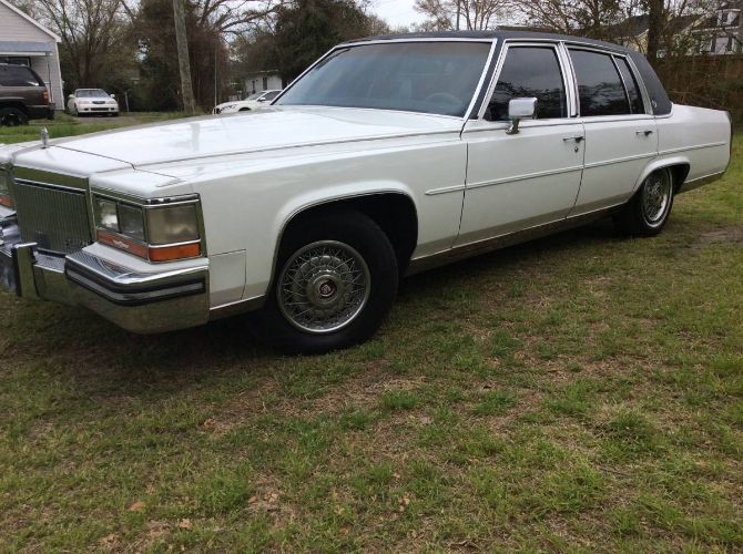 Cadillac-Brougham-1989-18