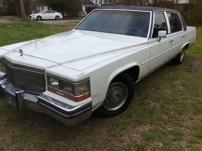 Cadillac-Brougham-1989-3