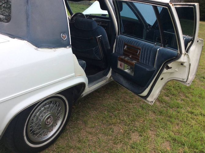 Cadillac-Brougham-1989-4