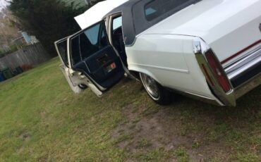 Cadillac-Brougham-1989-5
