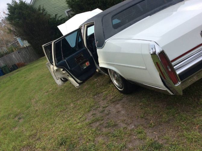 Cadillac-Brougham-1989-5